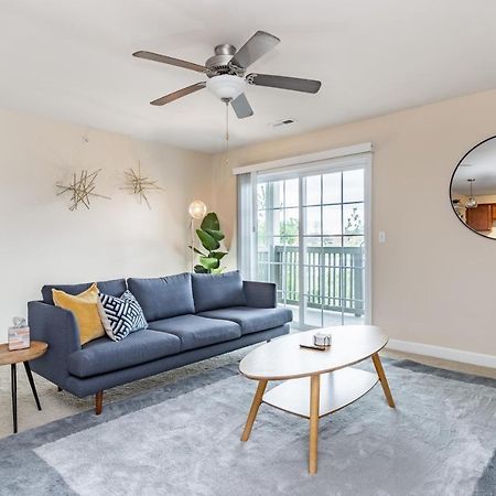 Contemporary Stay In Central Peoria Buitenkant foto