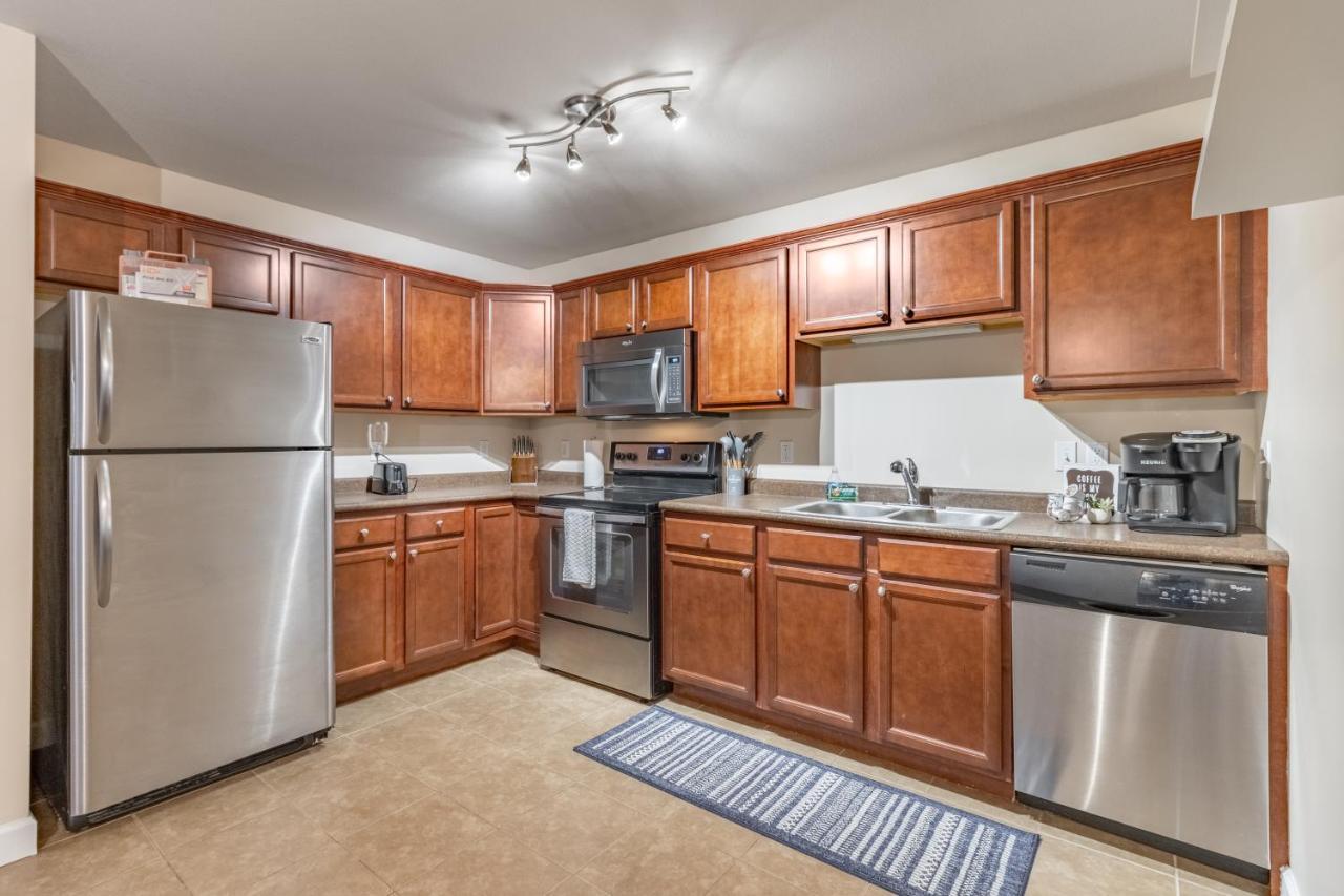 Contemporary Stay In Central Peoria Buitenkant foto