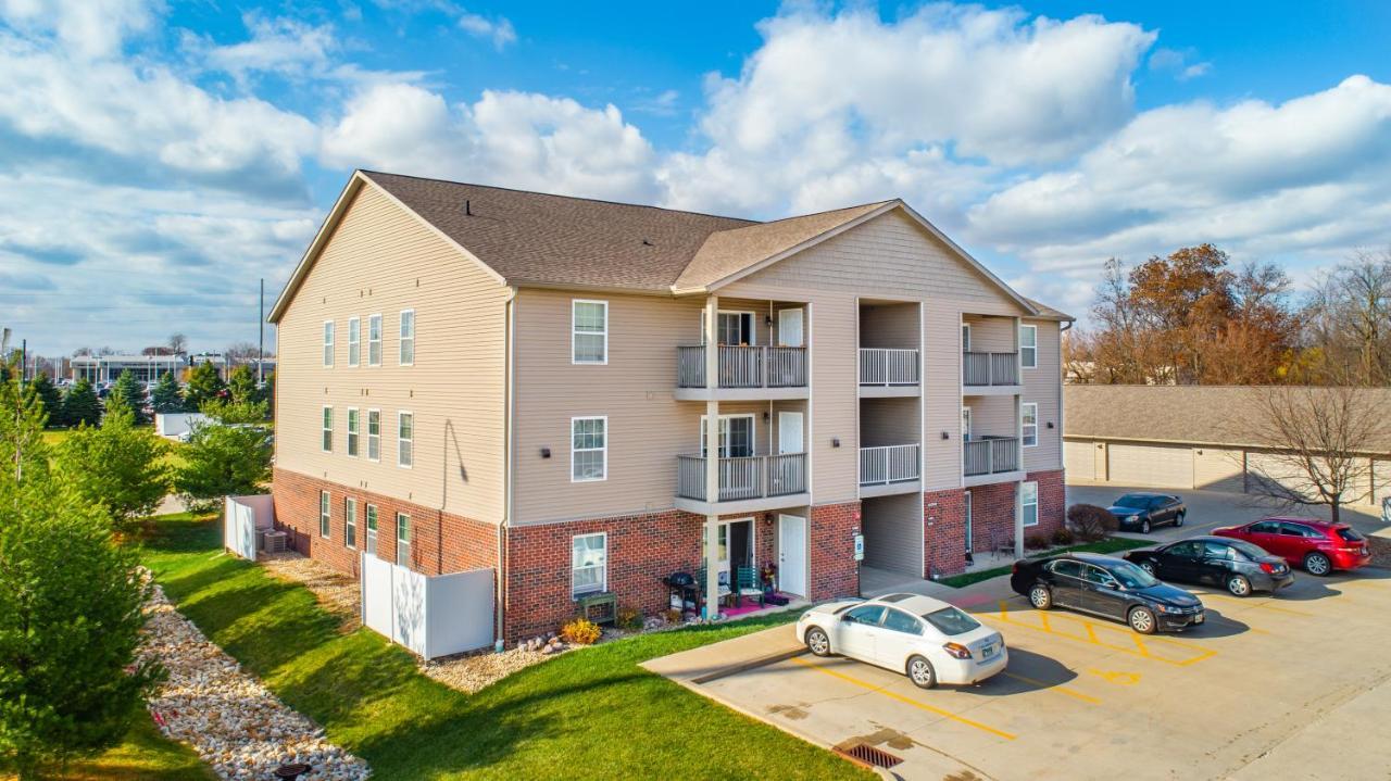Contemporary Stay In Central Peoria Buitenkant foto